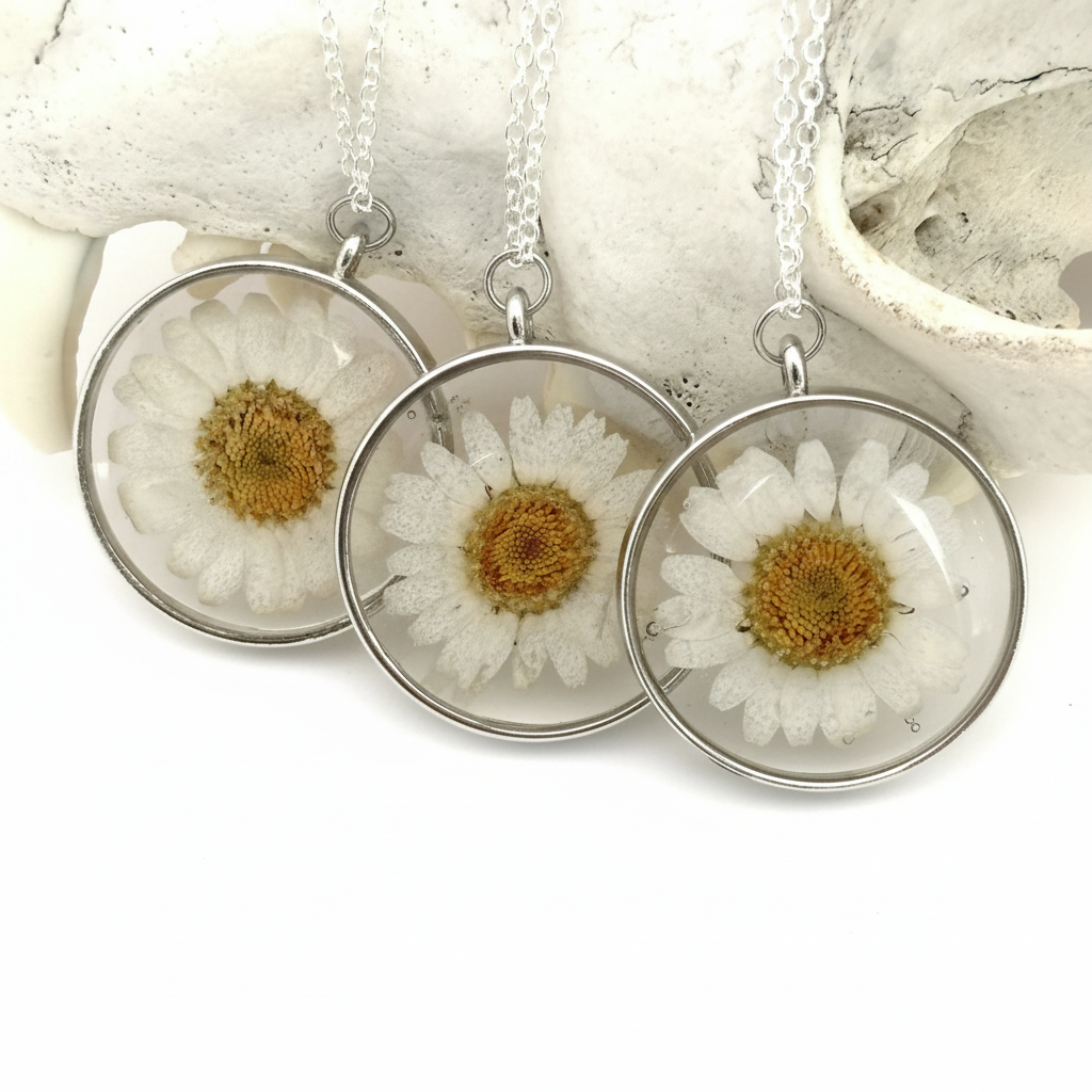 Pressed Daisy Necklace | Real Flower Pendant in Silver Circle Frame